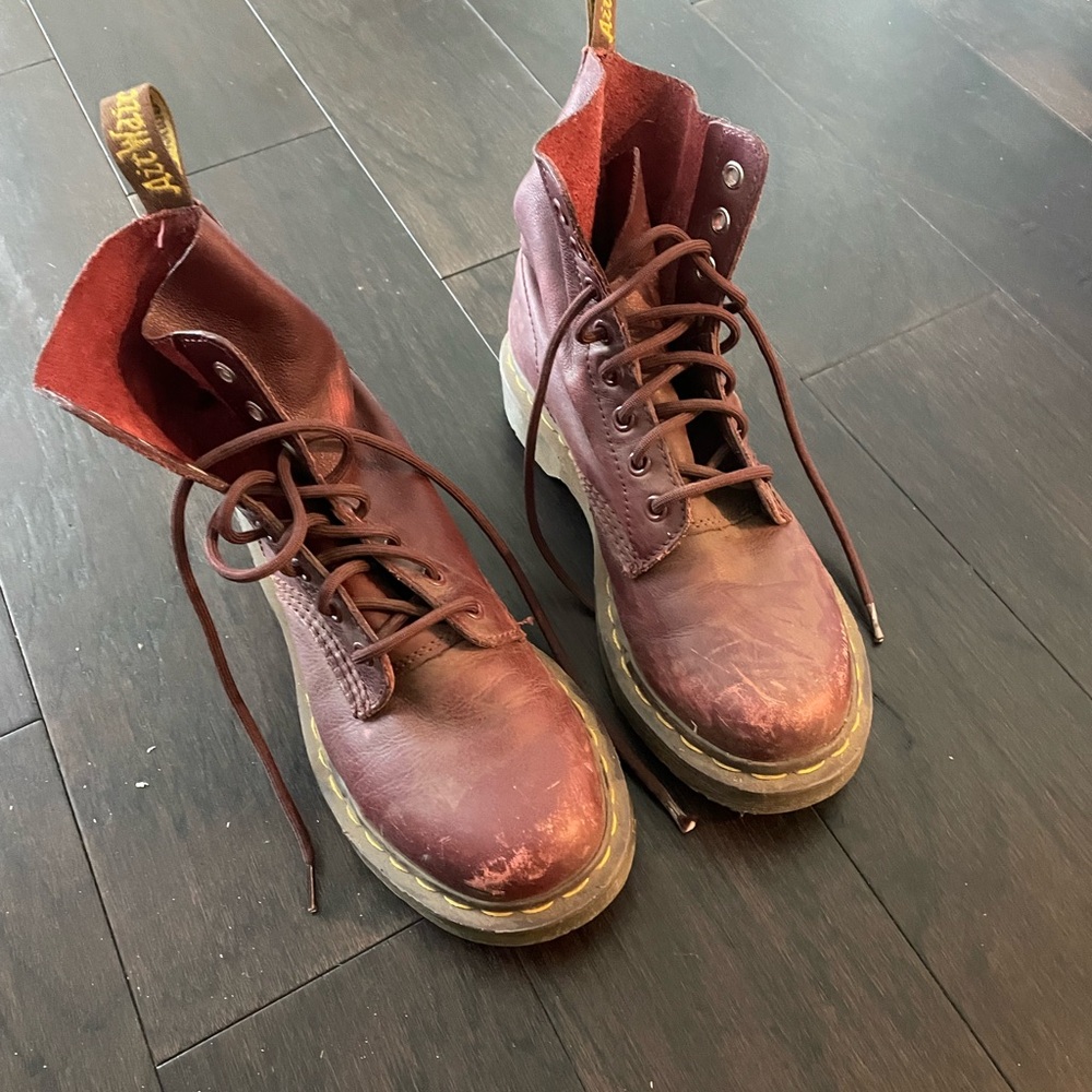 Doc Martens Women’s Size 7 Maroon Boots